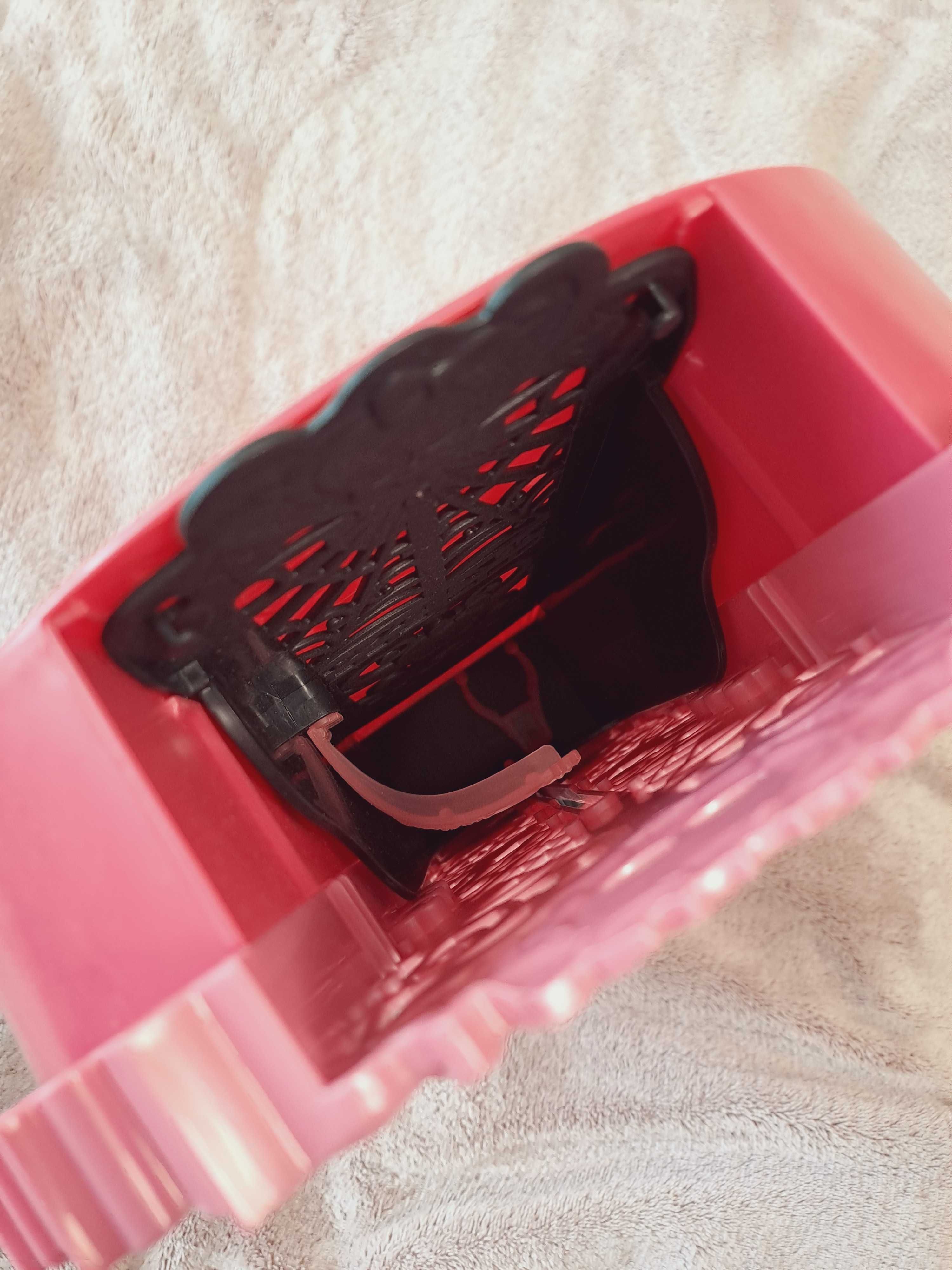 Коробка от Дракулауры Monster High Draculaura