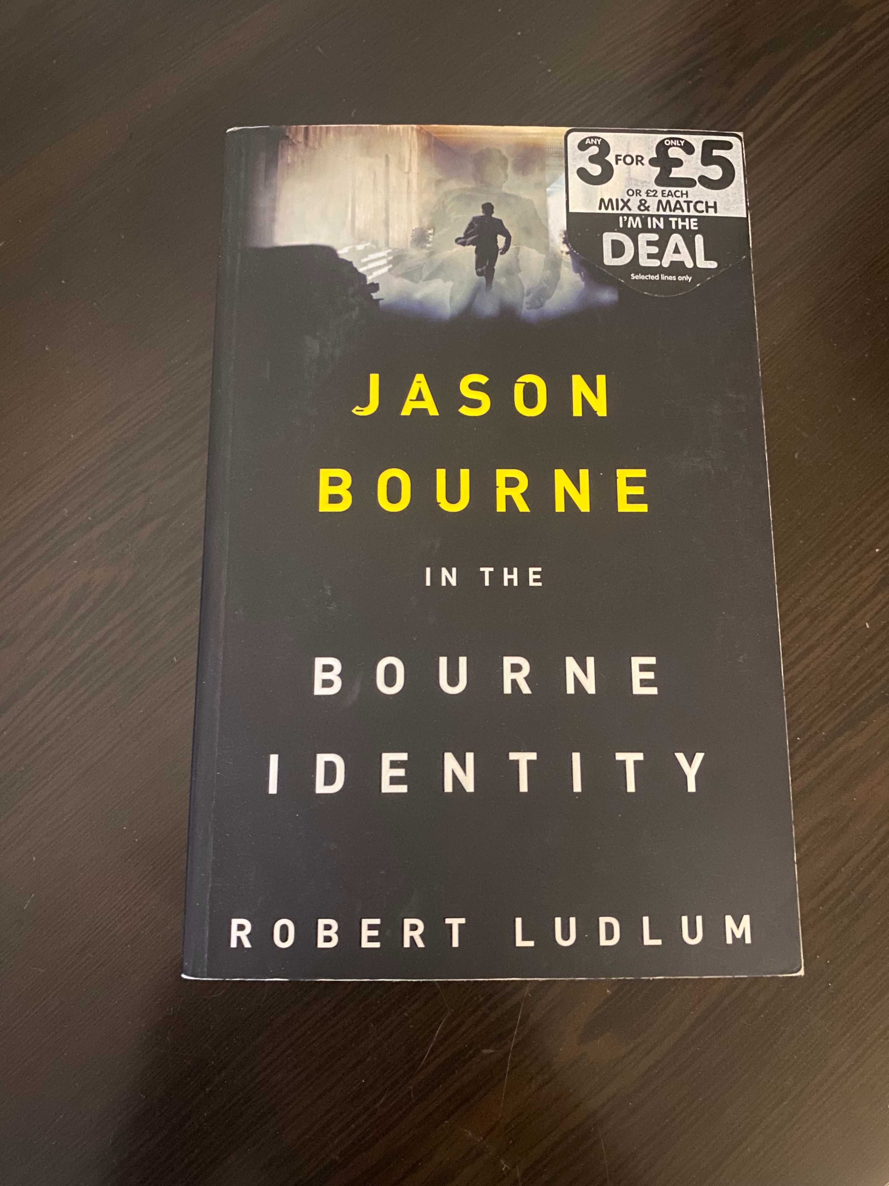 Książka The Bourne Identity, Robert Ludlum, po angielsku