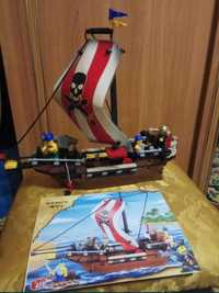 Лего конструктор "Пиратский корабль"