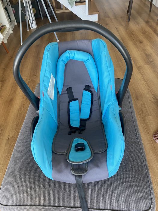 Cadeirinha auto bebé marca Zippy