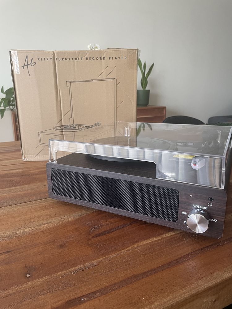 Leitor de vinil com coluna integrada