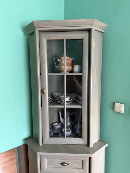 Szafka narozna z witryna “Retro” BRW black red white