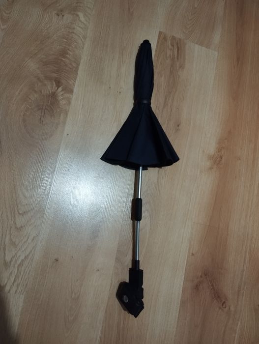 Sprzedam granatową parasolkę do wózka