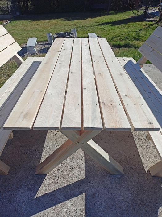 Meble ogrodowe stół + 2 ławki