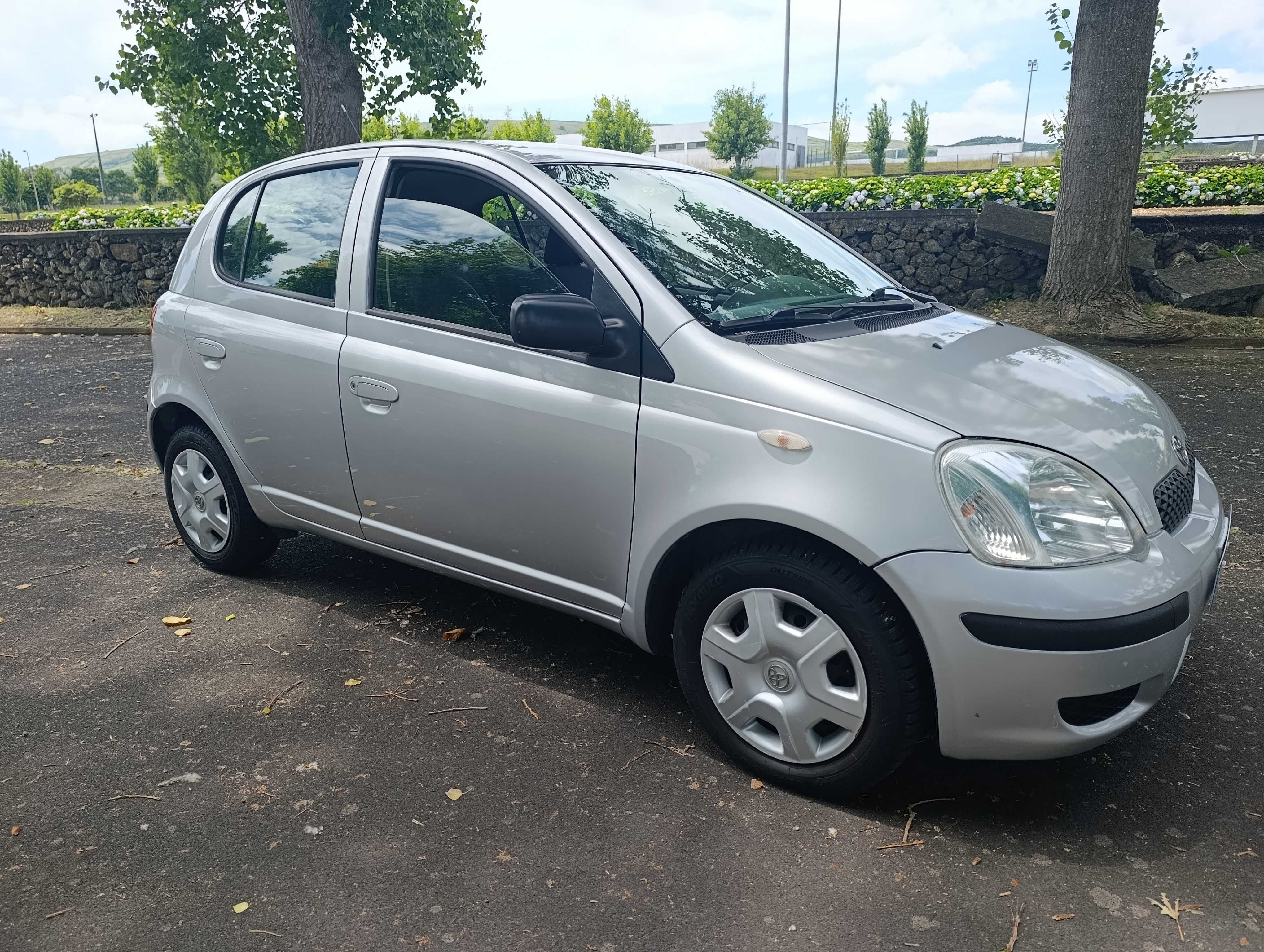 Toyota yaris 1.0 2003 só 89 mil klm