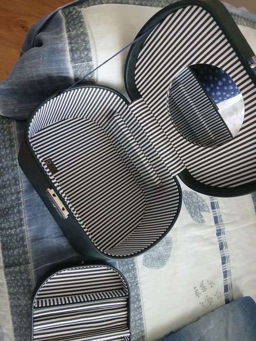 Mala pequena para guardar jóias estado como novo