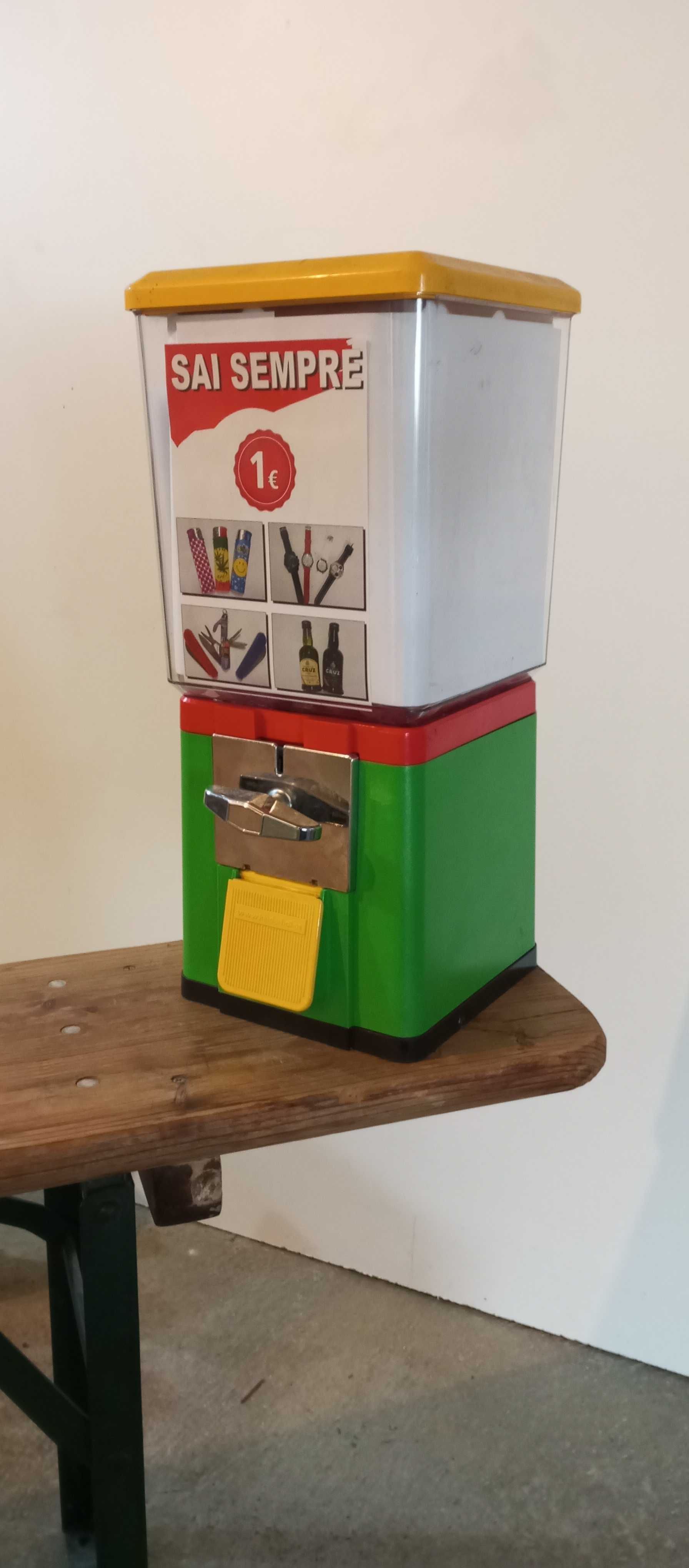 Máquina de vending usada