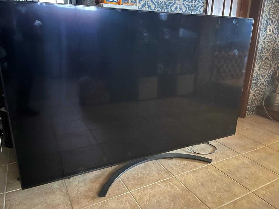 TV LG 75 polegadas - 75NANO916NA 4K 120Hz - com ecran danificado