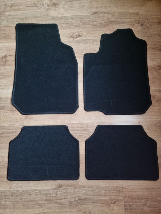 Dywaniki welurowe samochodowe uniwersalne
