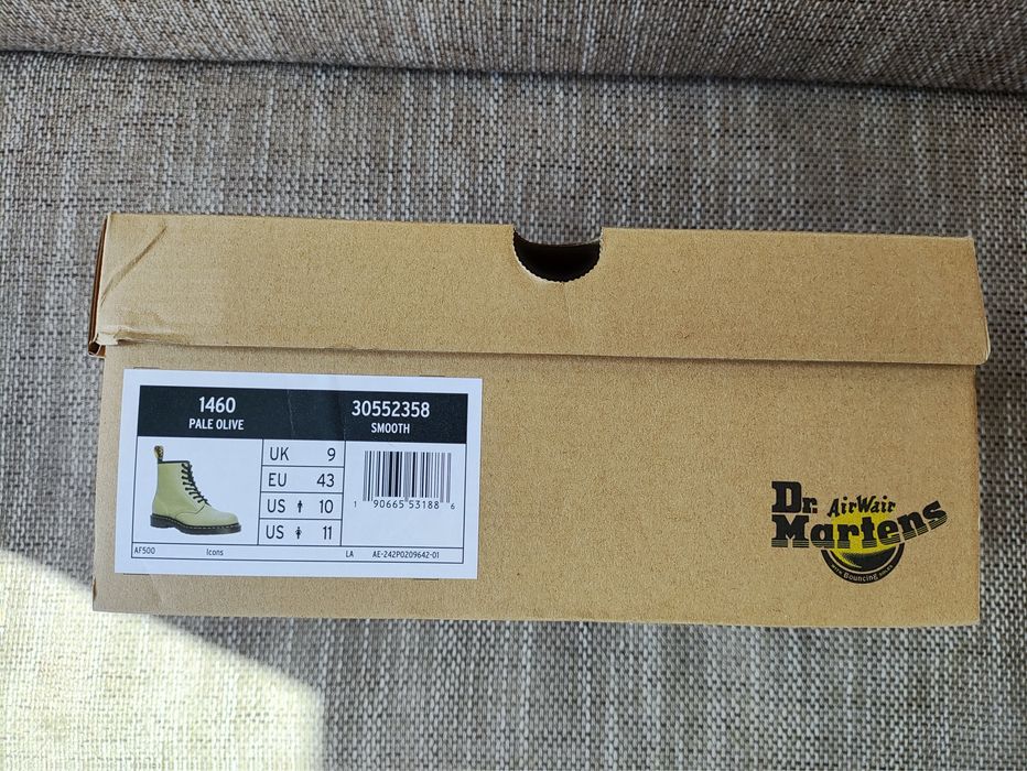 Dr. Martens 1460 oliwkowy  skórzane trzewiki glany 43 rozmiar khaki