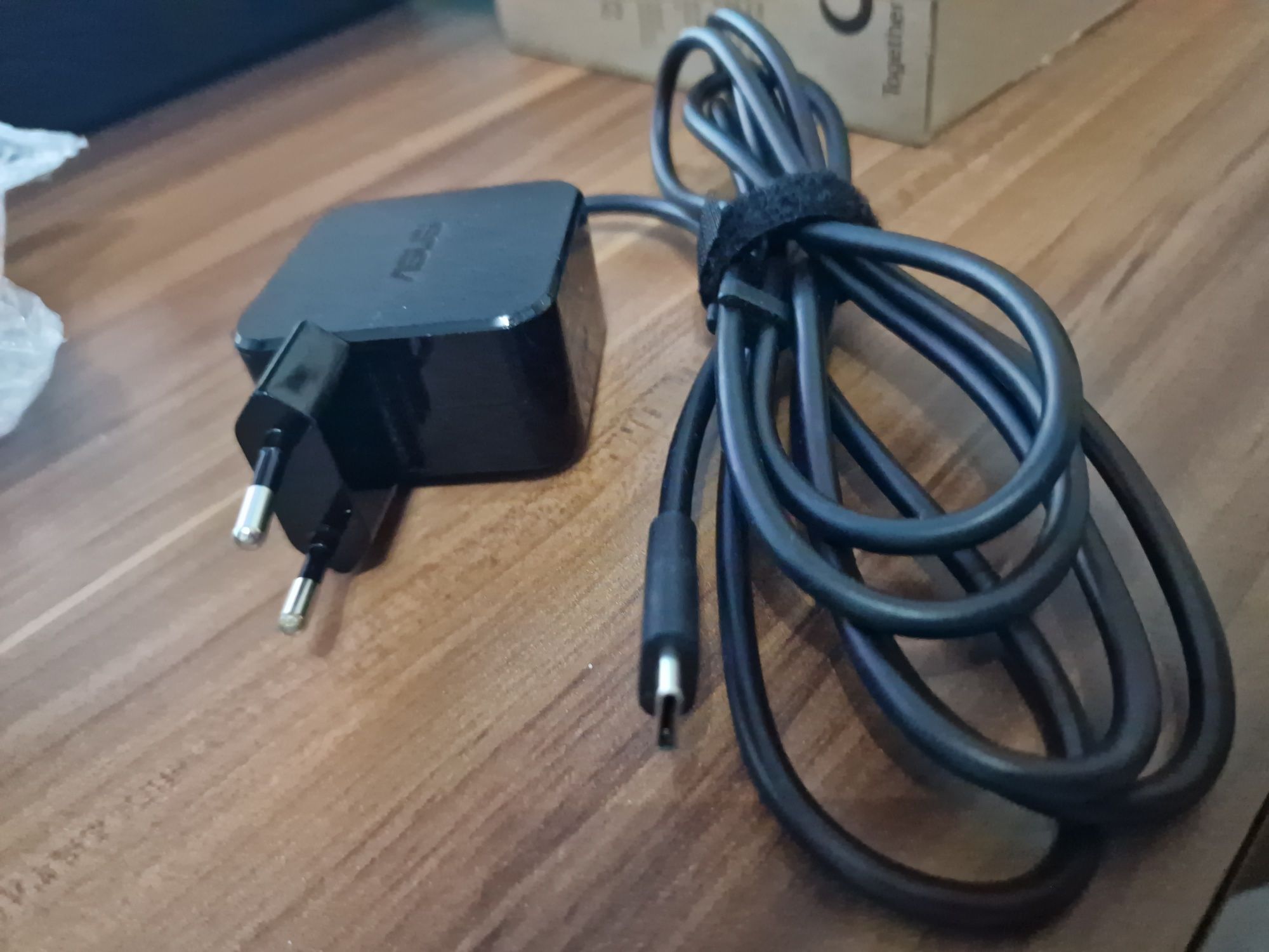 Carregador Asus 45w USB-C Como Novo