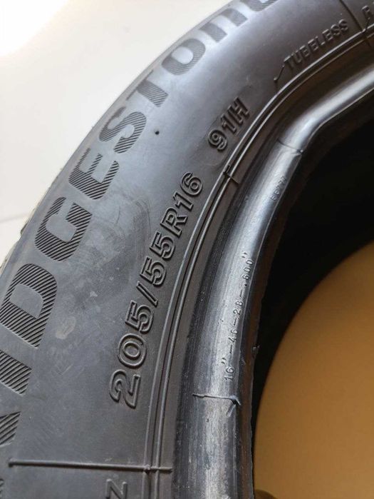 Пара шин б/у 205/55R16 91H Bridgestone Blizzak LM001
