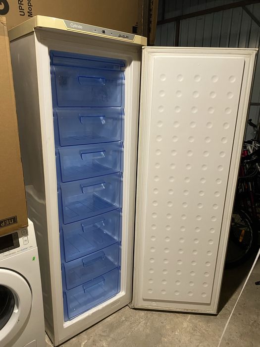 Продам морозильну камеру б/в з Швеції