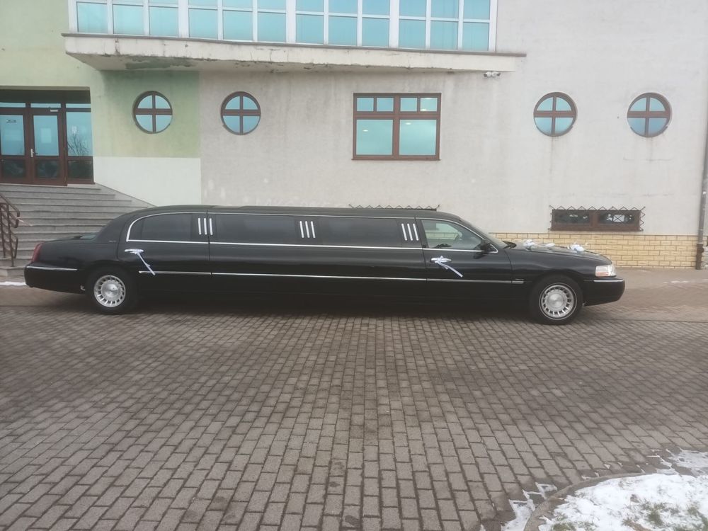 Limuzyna z kierowcą wynajem
