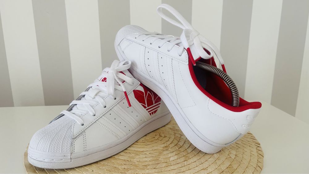 Adidas superstar red