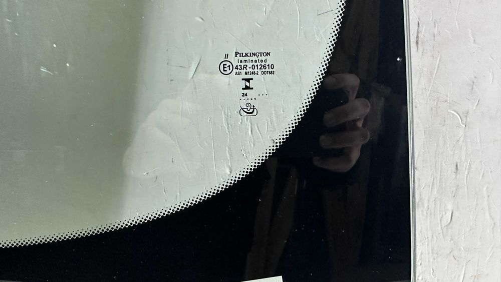 Скло BMW 5 G30 (2016- ) лобове скло , стекло ветровое  HUD