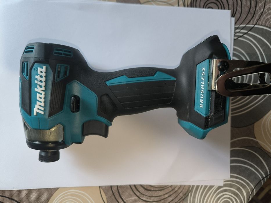 Продам импакт Makita DTD173Z