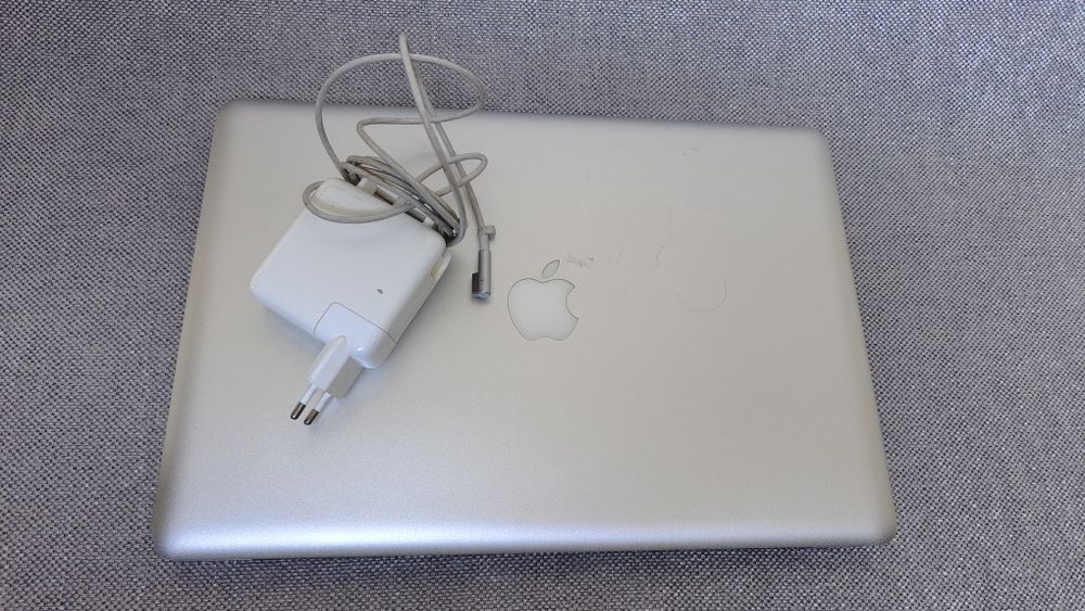 Эппл МакБук Про с зарядным Apple MacBook pro
