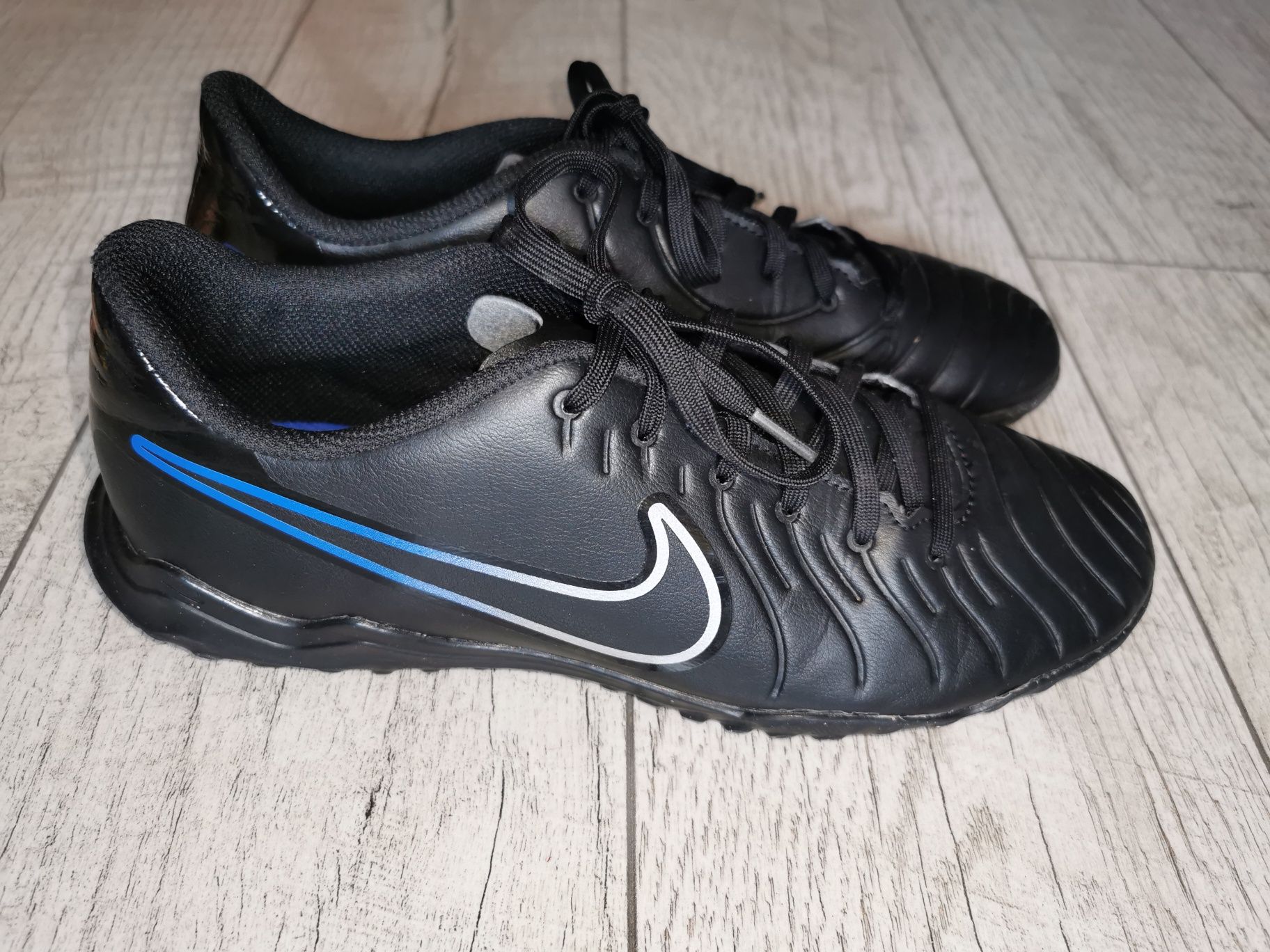 Buty piłkarskie Nike Tiempo Legend 10 Club rozm. 40