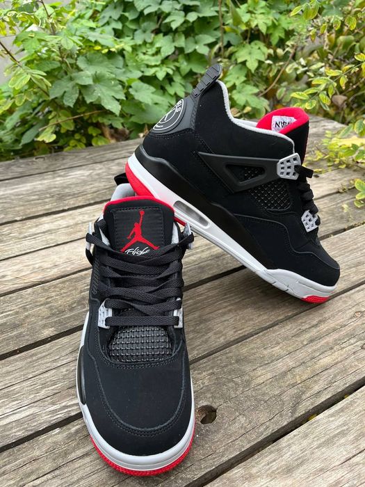 РОЗПРОДАЖ  Nike Air Jordan Retro 4tm (42; 45 розмір)