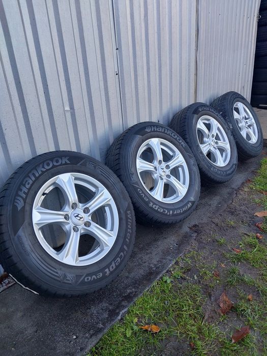 Felgi 16 Hyundai 5x114,3 67,1mm et45 opony zima 215/70 r16 super stan