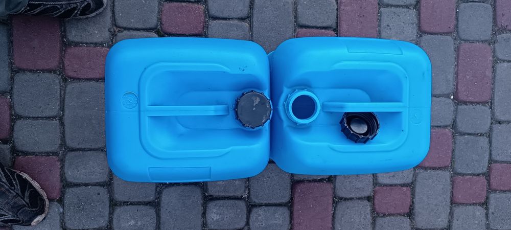 Пластикові каністри 25л