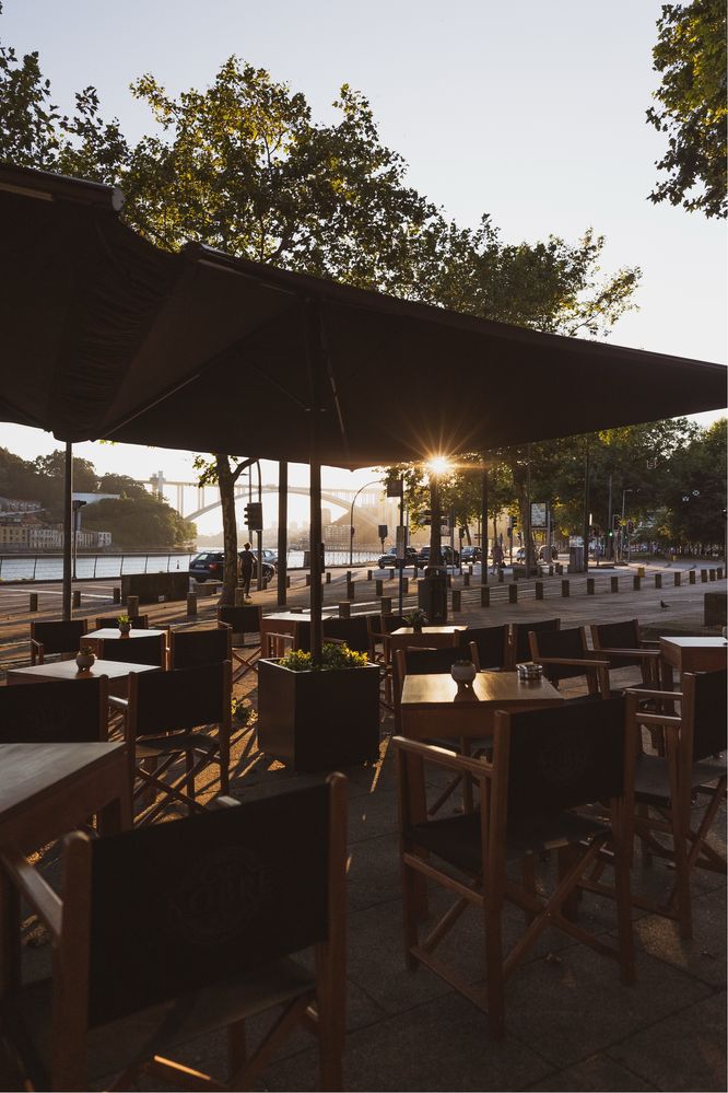 Trespasse Bar de Cocktails com Grande Esplanada – Zona Ribeirinha Port