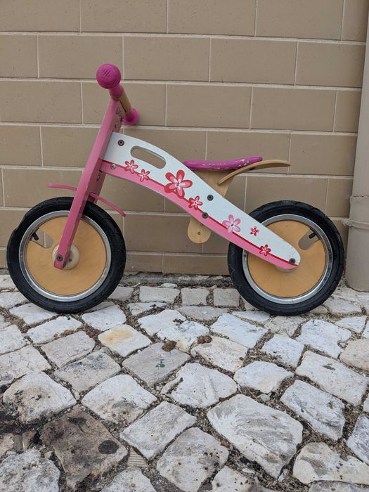Bicicleta de equilíbrio em madeira