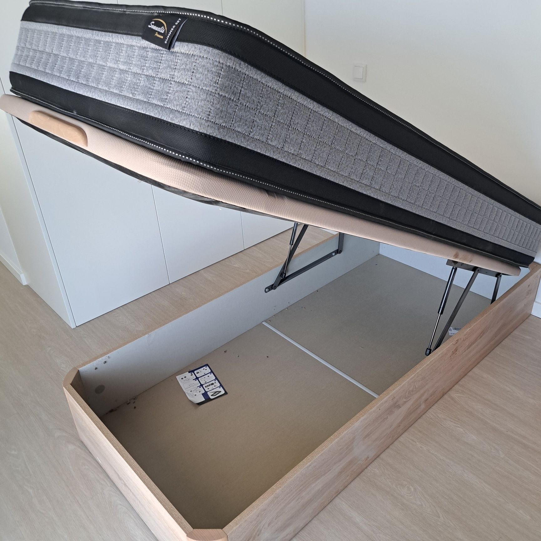 Cama solteiro sommier Pikolin com colchão novos