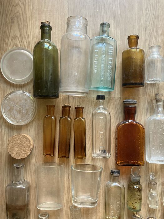 Frascos antigos farmacia e perfumes -