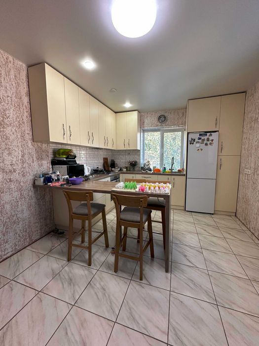Продам капітальний 2-х поверховий будинок, 10 хв. від м. Індустріальна