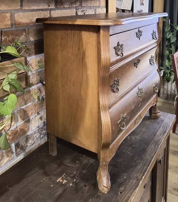 Stylowa komoda z 3 szufladami