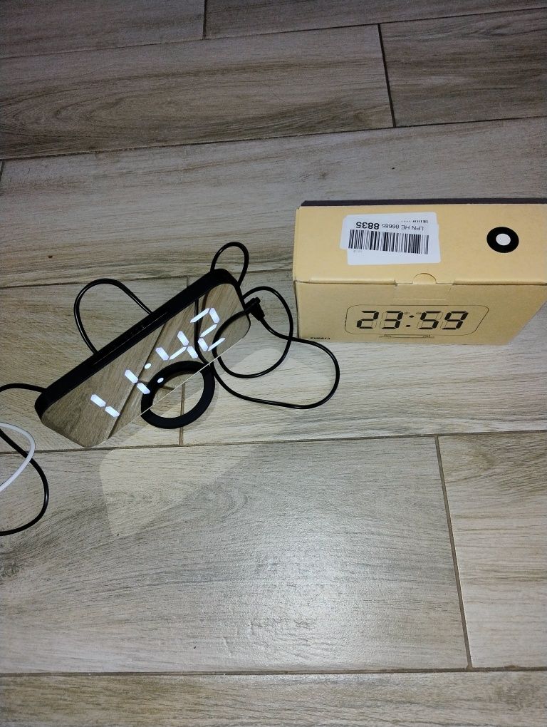 Budżik Zegar LED cyfrowy budzik z portem USB, Lustro LED.