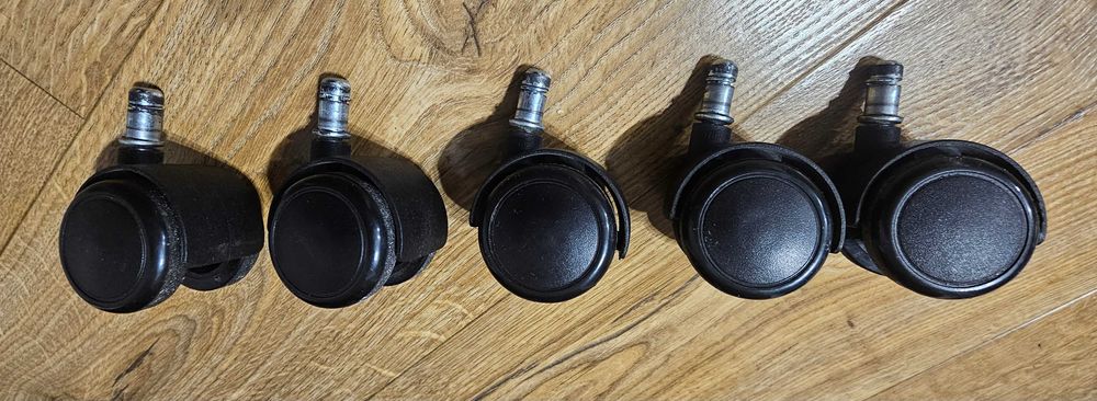 Kółka do krzesło biurowe ASPERUP z JYSKA