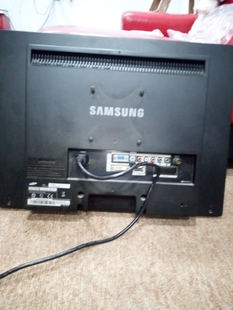 Vendo monitor TV de Samsung em excelente estado sem problemas.