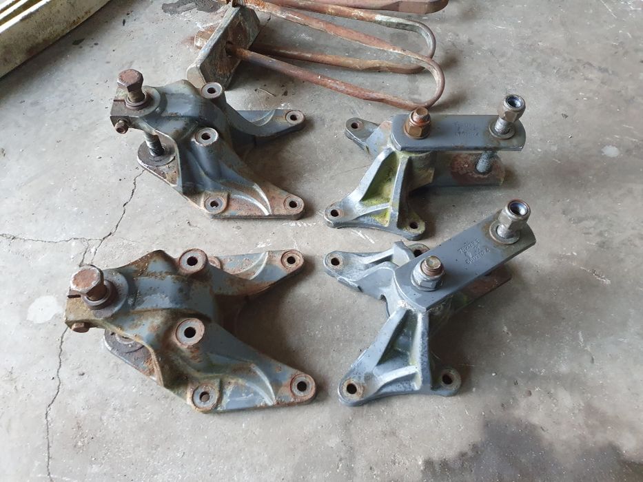 Mocowanie Resorów Cybanty Obejmy Renault Midlum 17.5