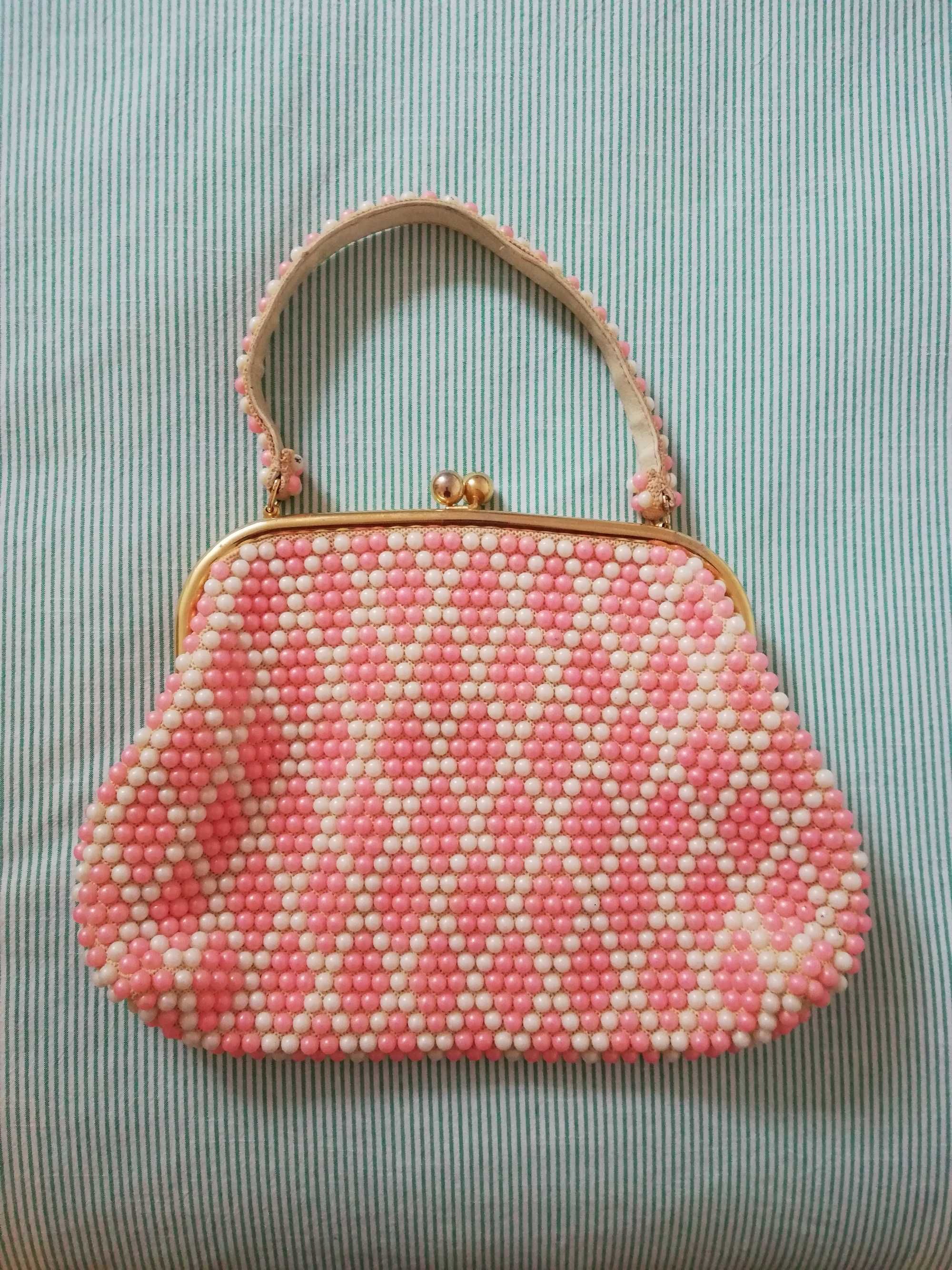 Mala vintage com pérolas
