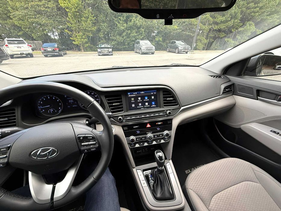 Hyundai Elantra Value Edition      2019