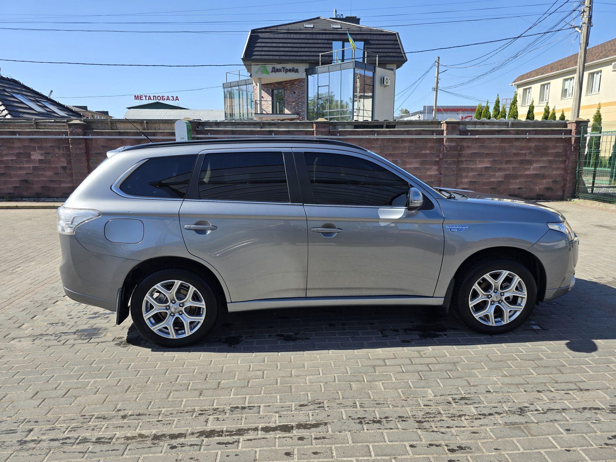 Mitsubishi Outlander PHEV 2013 ГАЗ