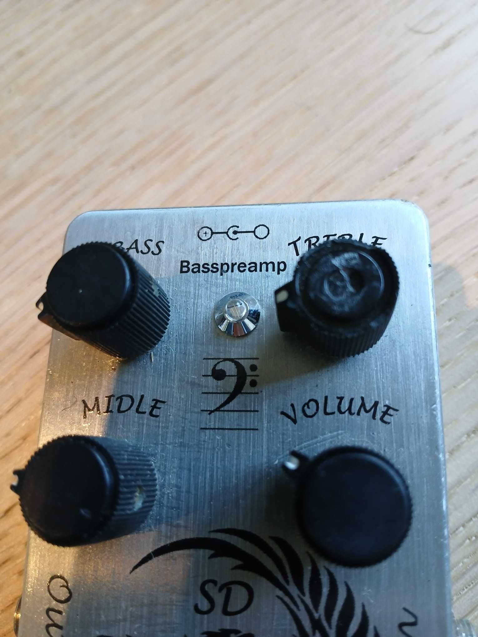 Pré-amplificador de baixo tipo Sadowsky
