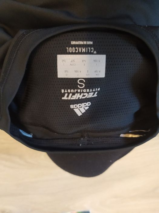 T-Shirt adidas tech fit i 9-10lat