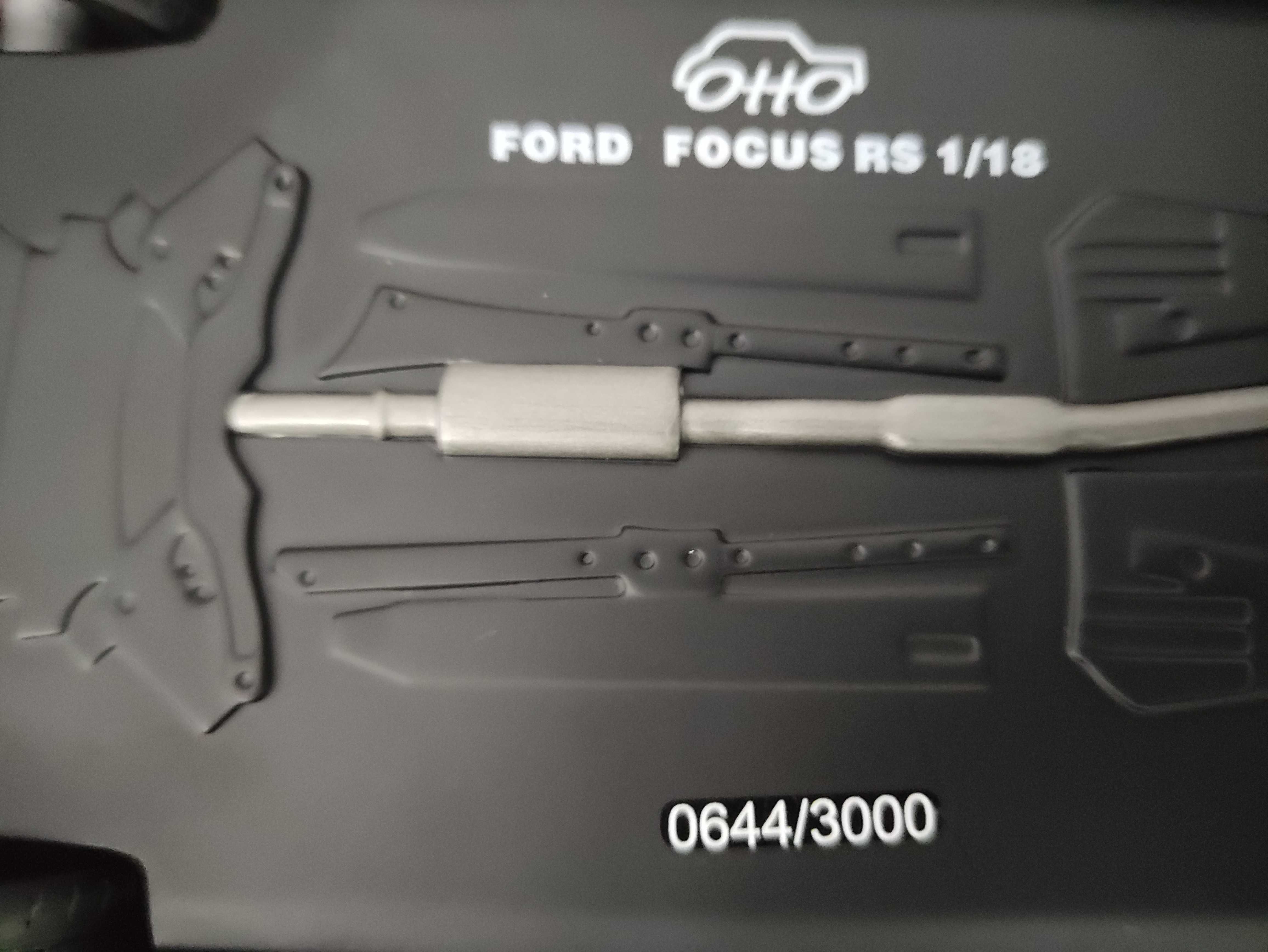 Ford Focus RS Mk3 model 1/18 kolekcjonerski OTTO OT950 Nowy