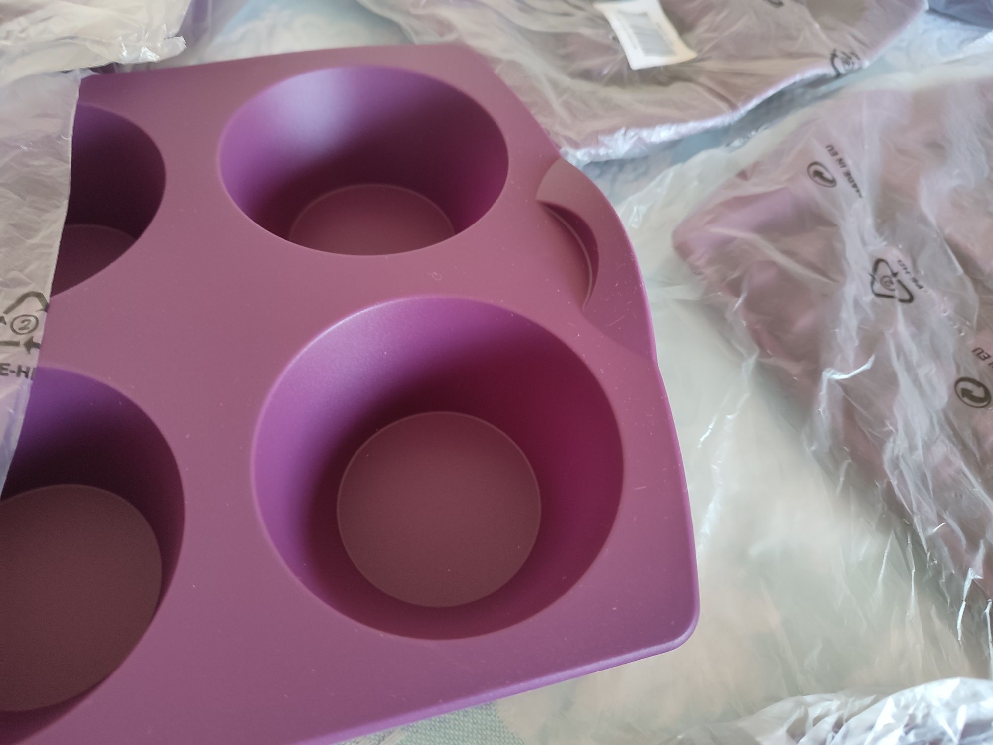 Varias formas de silicone Tupperware novo