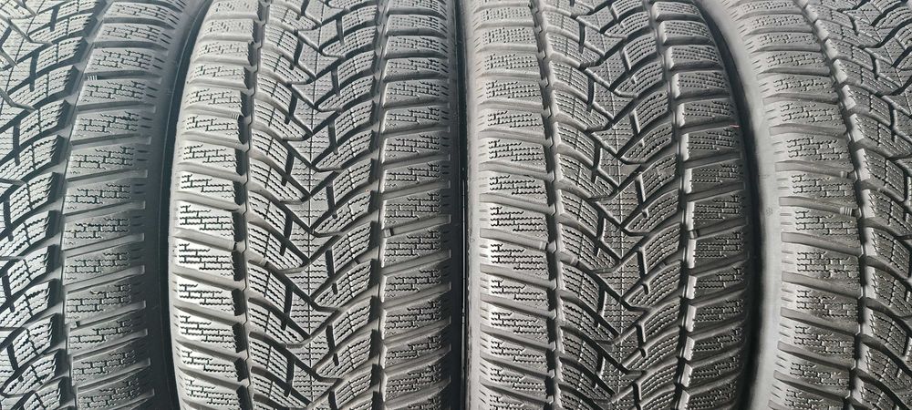 4X 235/45R18 98V Dunlop Winter Sport 5 4K