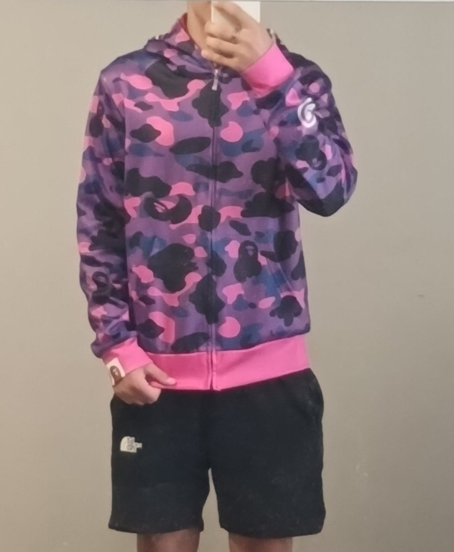 Продам худі BAPE Shark (A Bathing Ape)