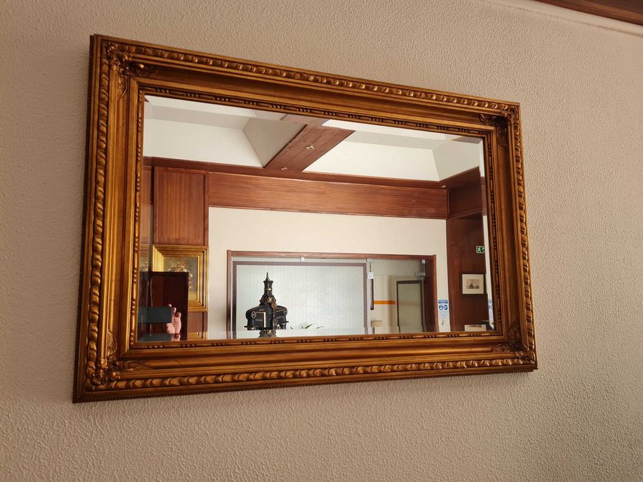 Espelho de Parede, em talha dourada