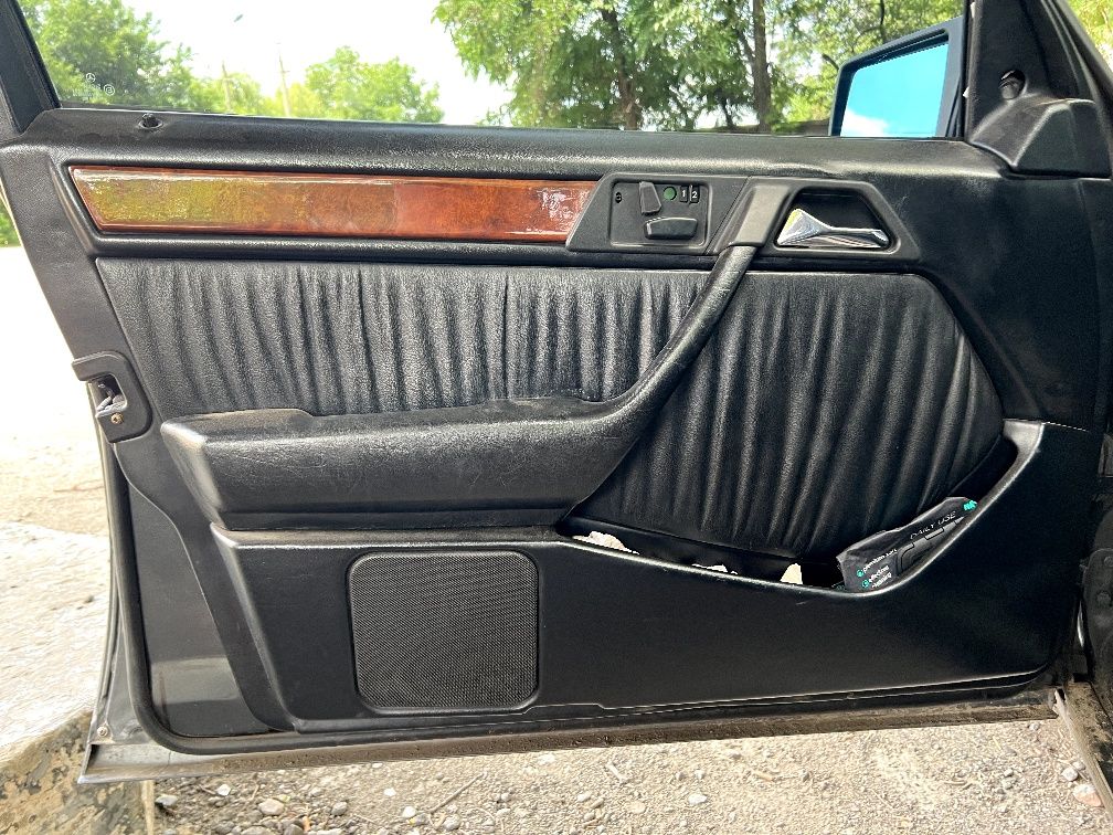 Mercedes-Benz Е124 4.2 1992