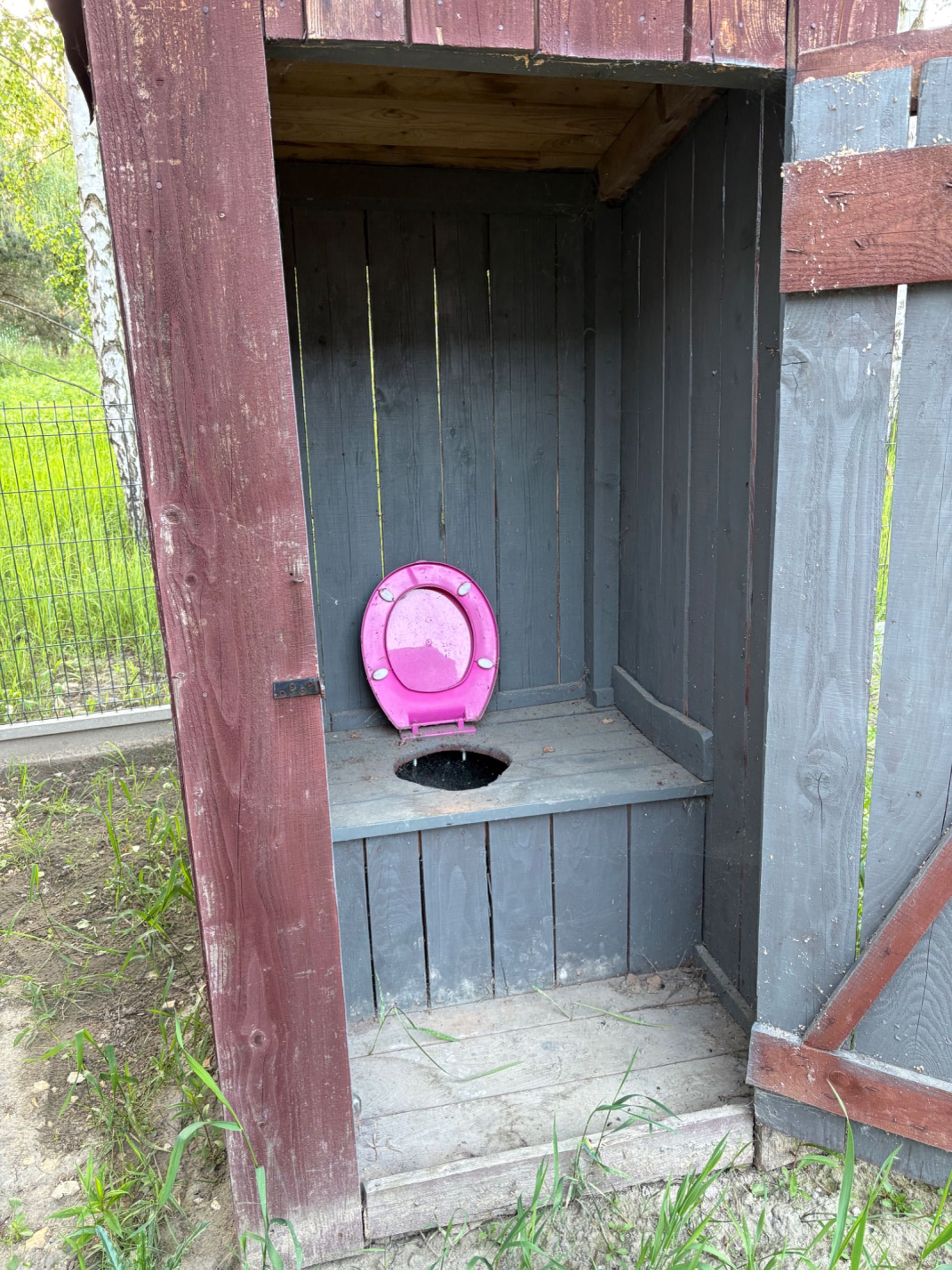 Toaleta wychodek latryna kibelek na działkę