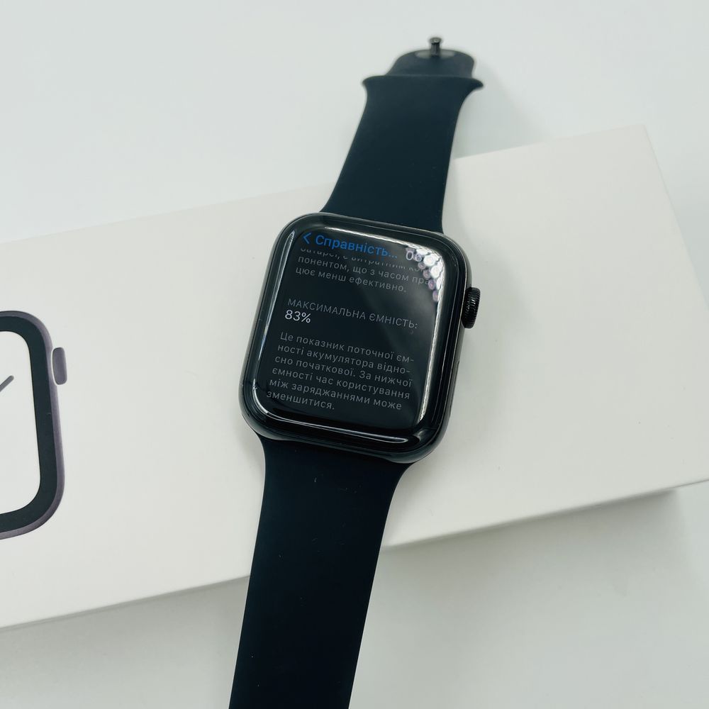 Apple Watch Series 4 44mm Stainless Steel смарт годинник