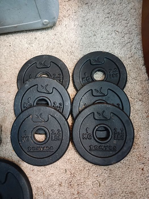 Conjunto de Halteres 20k marca DOMYOS com caixa.
Perfeito estado